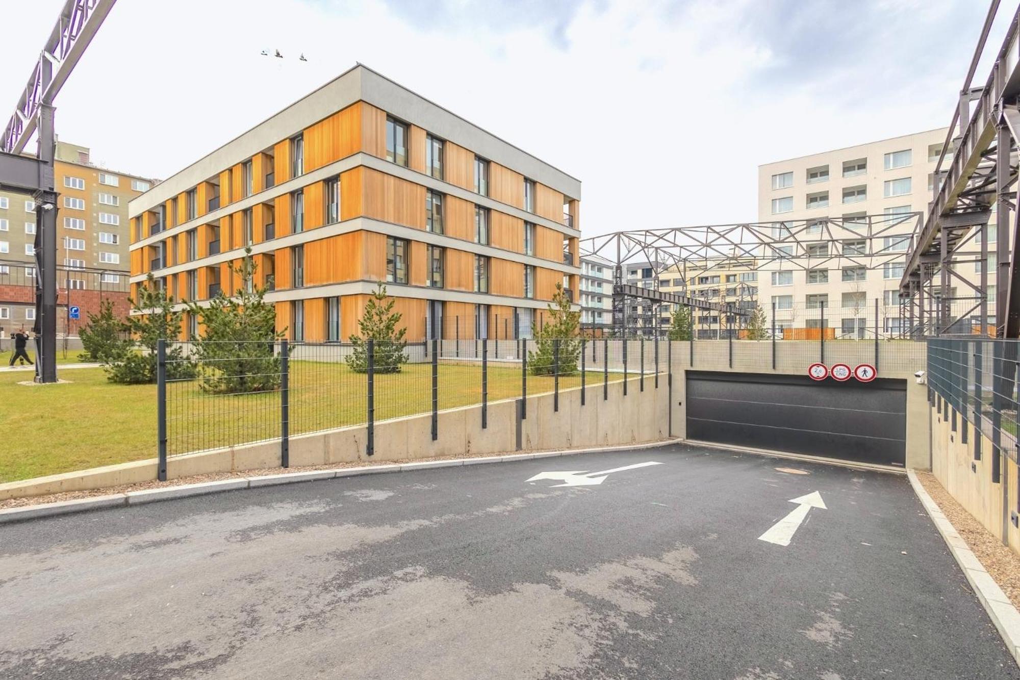 Yellow Apartment - Balcony, Free Parking, By Gravity Prag Exteriör bild
